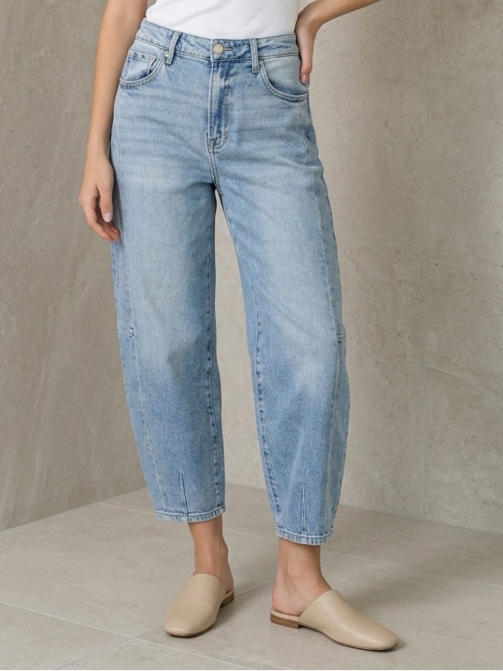 Risen Jeans Barrel Leg Women 9 29 (31 taped) Light Wash Seam Detail RDP5933
